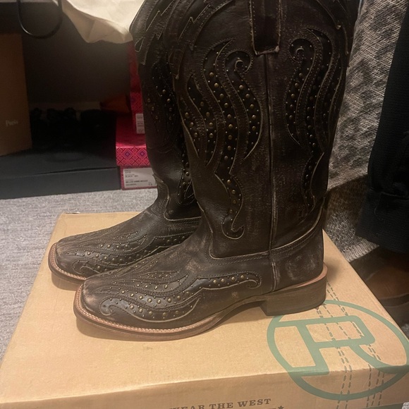 SOLD - Picture 3 of 9